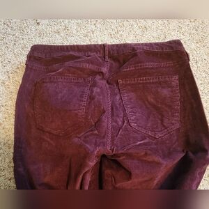 Old Navy High-Rise Rockstar Super Skinny Corduroy Pant in Maroon - Size 16